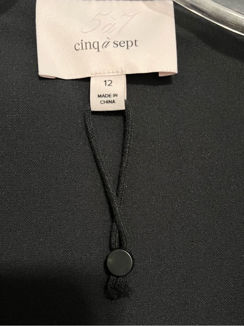 NWOT Cinq a Sept Margie Notched Hem Sleeveless V Neck Mini Dress in Black.
Sz 12 - Picture 4 of 11